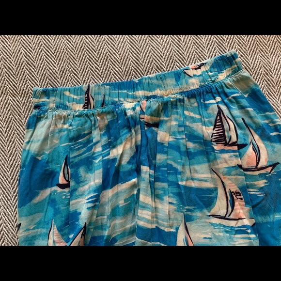 Surfs up! Cute mini skirt w/pockets! - Picture 3 of 5